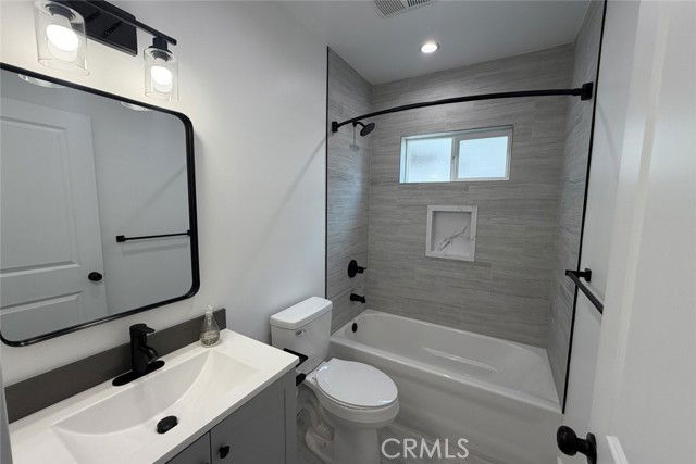 Building Photo - 14018 Hubbard St