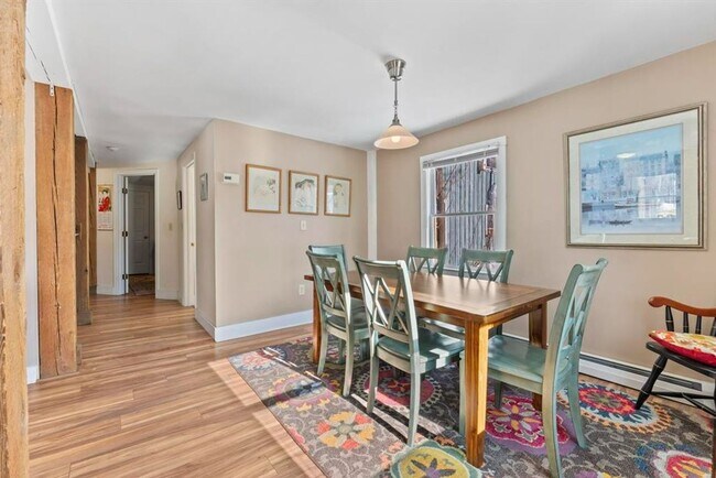 Building Photo - Spacious 3-Bedroom| Downtown Newnarket| Sept 1st!