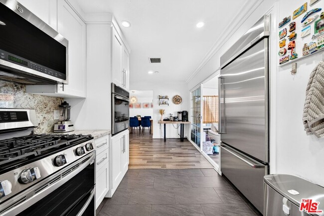 Building Photo - 6257 Bluebell Ave