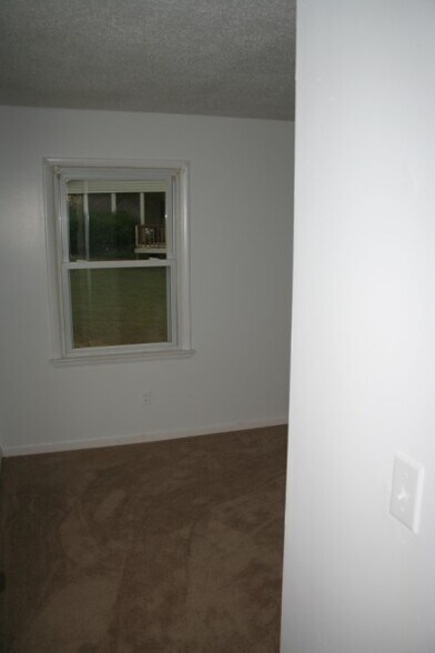 Building Photo - 3777 Sedgefield Dr