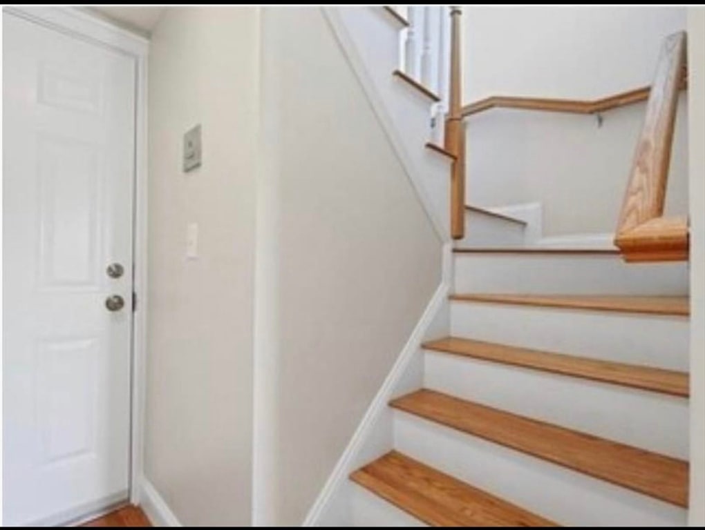 Building Photo - 23 Cross St