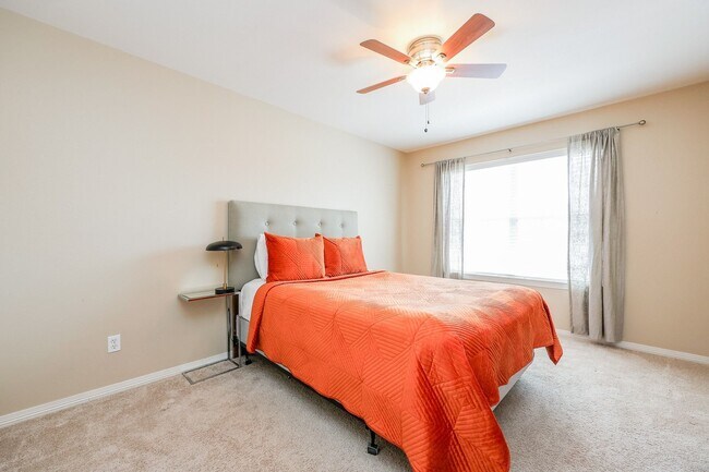 Building Photo - 2865 Westhollow Dr