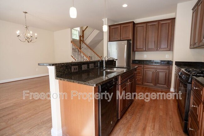 Building Photo - 16021 Pitner St