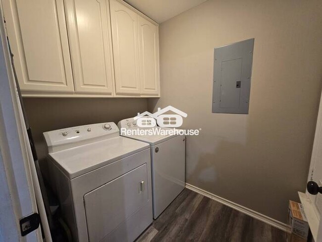 Building Photo - MOVE IN READY - IRVING - 3BEDS 2BATHS