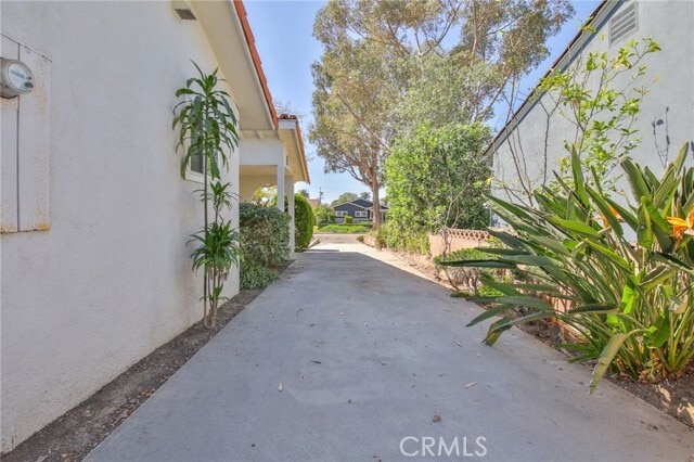 Building Photo - 3744 Pine Ave