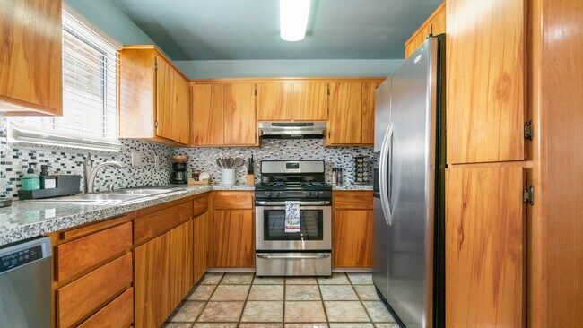 Building Photo - 72065 Cactus Dr