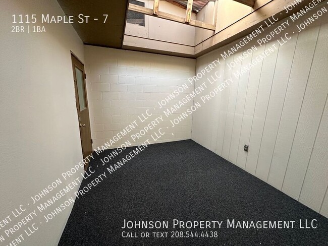 Building Photo - Spacious South Nampa Apartment with Single...