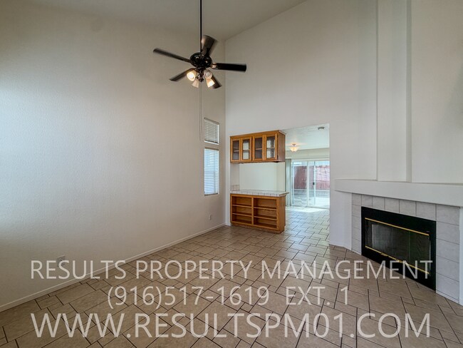 Building Photo - Great Elk Grove 2 Bedroom plus Loft Home