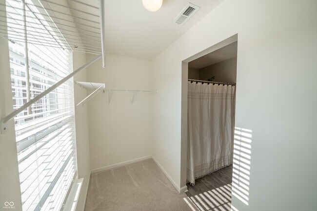 Building Photo - 5291 Tanglewood Ln