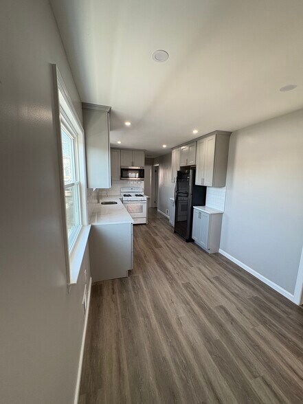 Kitchen - 600 Bergen St