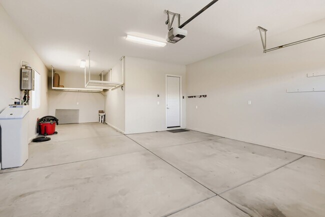Building Photo - Stunning home with a serene Zen backyard, raised garden beds, fountain and spa!