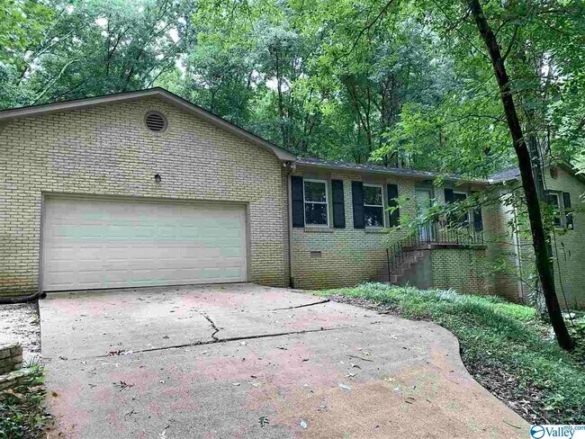 Primary Photo - 518 Bain Dr SE