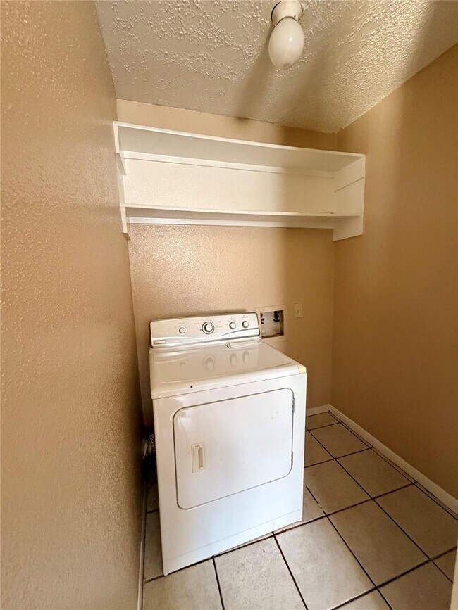 Building Photo - 12400 Brookglade Cir