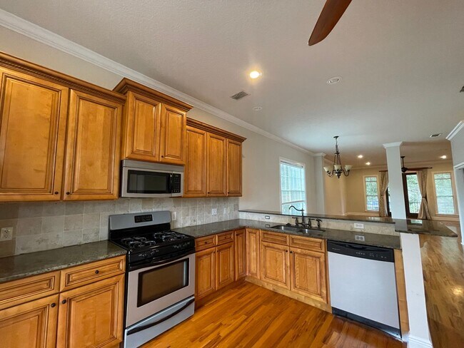 Building Photo - 1330 N Duval St