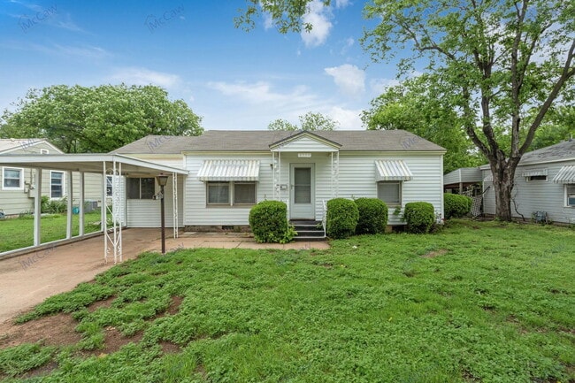 Primary Photo - 2938 Hunter St