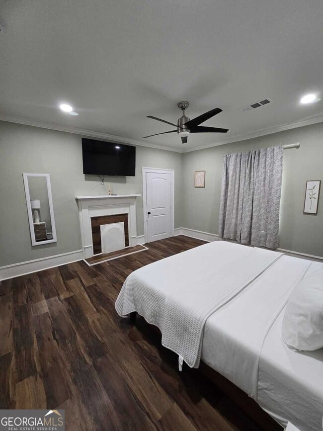 Building Photo - 402 Meriwether St