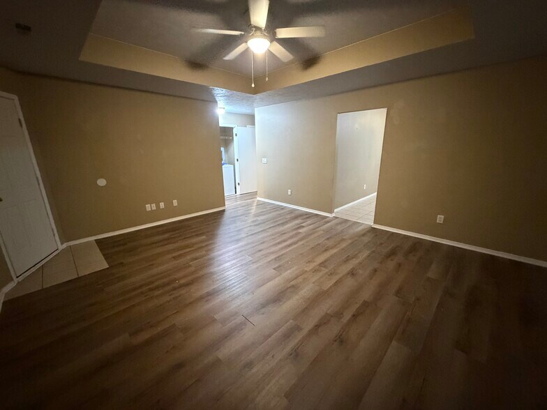 Building Photo - 4361 W La Siesta St