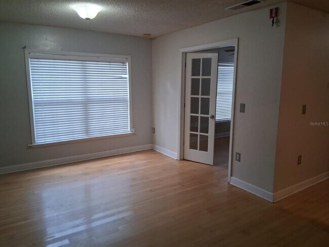 Building Photo - 2031 Dixie Belle Dr