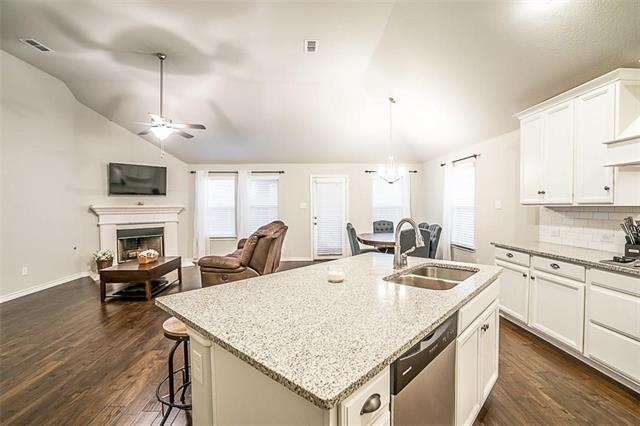 Building Photo - 1020 Rose Garden Dr