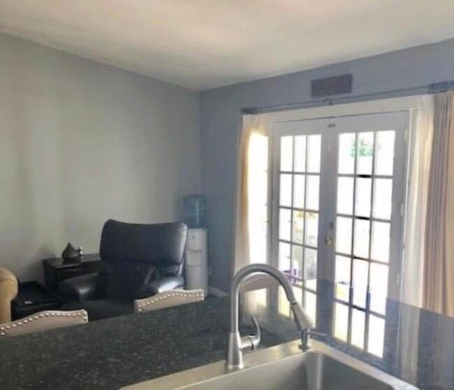 Building Photo - 5250 Riverlake Rd