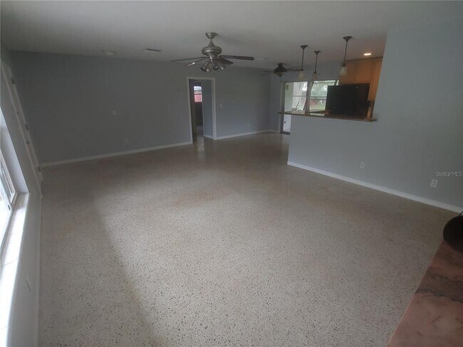 Building Photo - 2446 Fairway Ave S