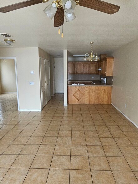 Building Photo - 1006 Lilia Dr