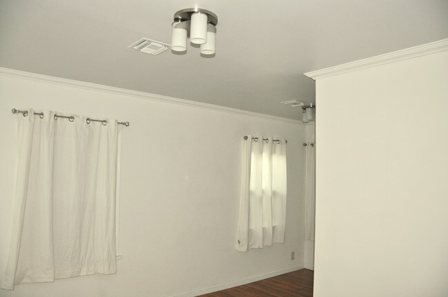 Building Photo - 1657 El Rito Ave