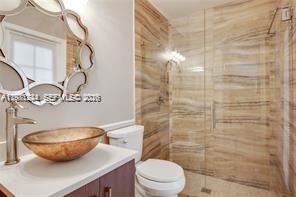 Building Photo - 1884 Classic Dr