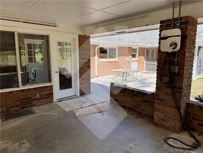 Building Photo - 3670 Gravitt Rd