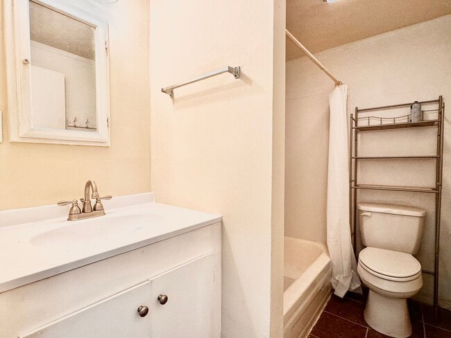 Building Photo - 1500 6th St SE