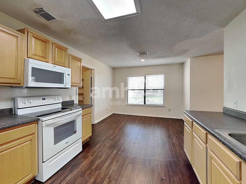 Building Photo - 8334 Tavern Pt