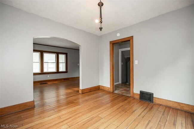 Building Photo - 888 Harrison Ave