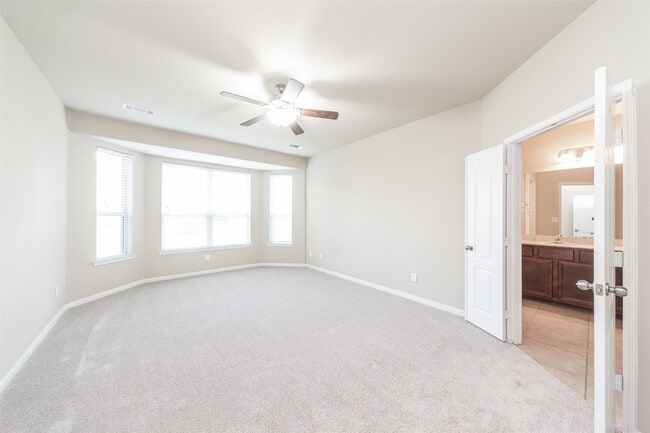 Building Photo - 6202 Eden Prairie Dr