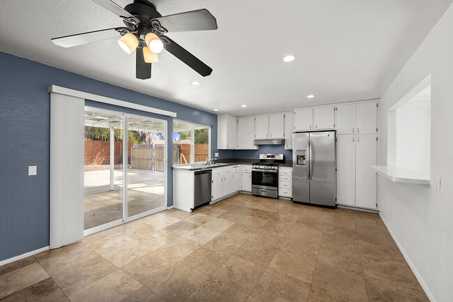Building Photo - 10875 Barbados Way