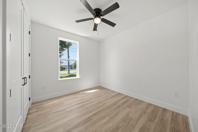 Building Photo - 145 Manistee Dr