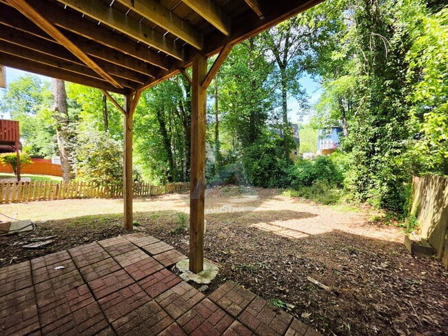 Building Photo - 1423 Shiloh Way NW