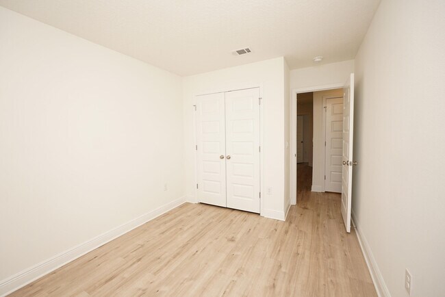 Building Photo - 22 Redbird Lp