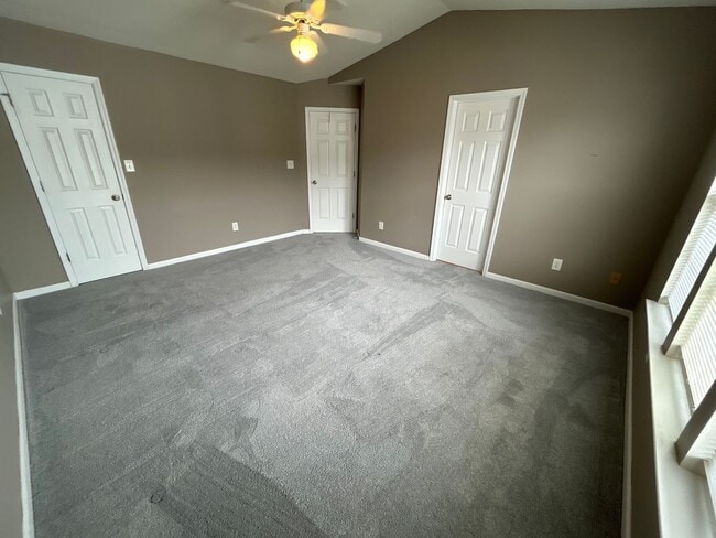 Building Photo - 3 Bed | 2.5 Bath Townhouse in North Raleigh