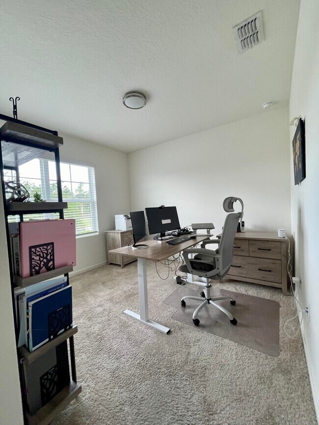 Building Photo - 10574 SW Cambria Ln