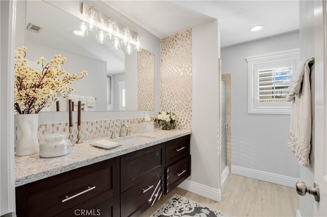 Building Photo - 1320 N Van Gogh Cir