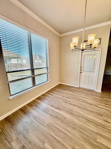 Building Photo - 7308 Rosado Dr