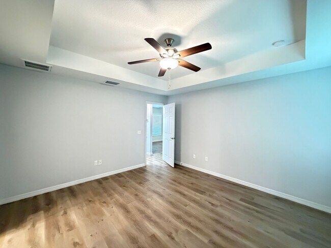 Building Photo - Beautiful 3 Bedroom, 2 Bathroom Home in Summerfield!