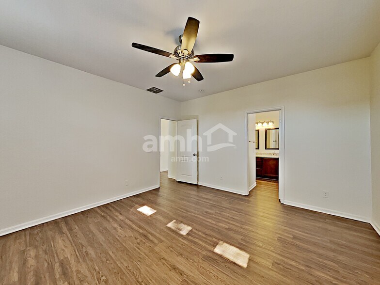 Building Photo - 42929 N Hudson Ct
