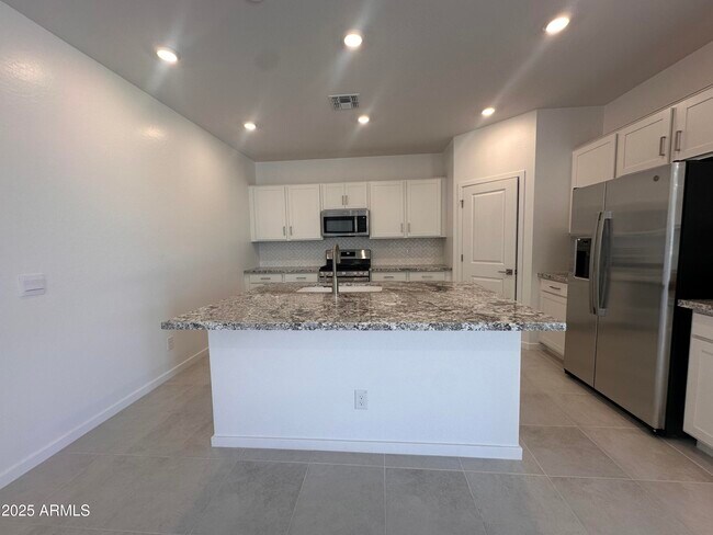 Building Photo - 22655 W Mohawk Ln