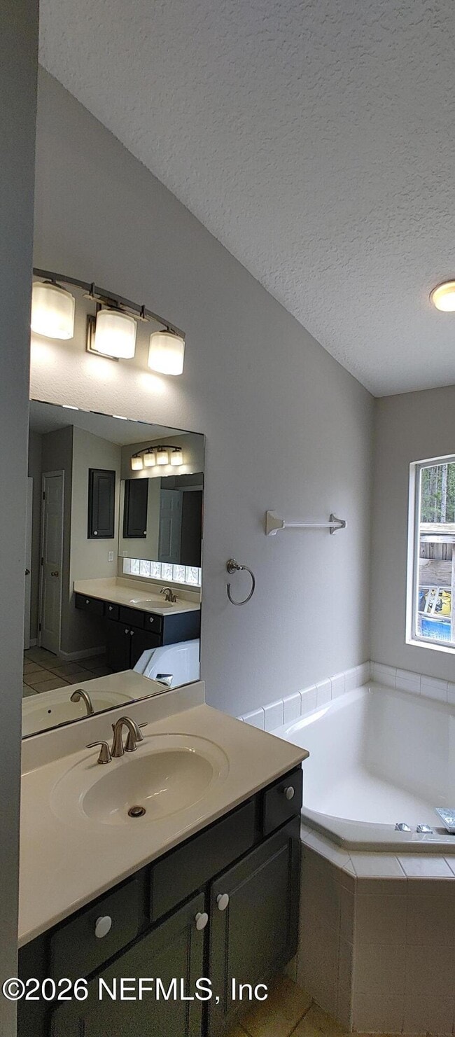 Building Photo - 11816 Collins Creek Dr