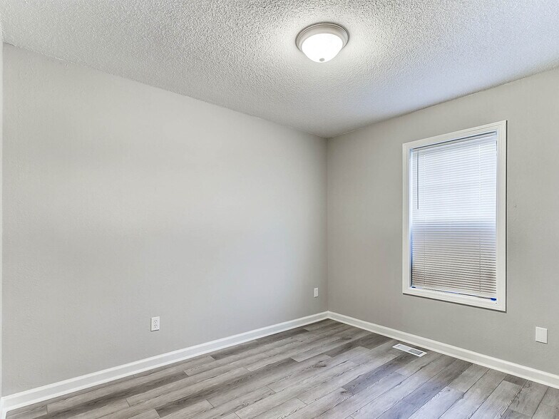 Building Photo - 754 Old Stage Rd