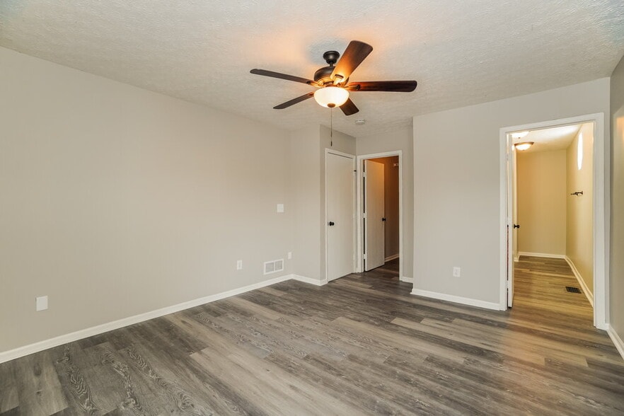 Building Photo - 742 Bouvier Ct