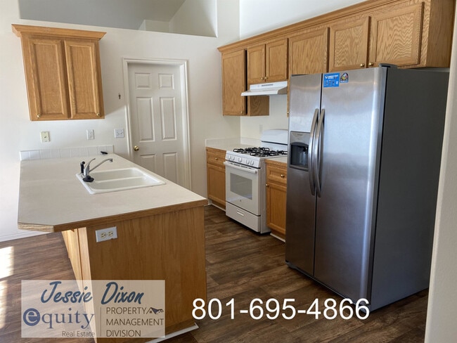 Building Photo - 1322 N Monroe Blvd