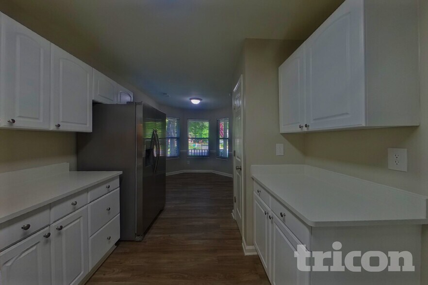 Building Photo - 6603 Cedar Cliff Dr