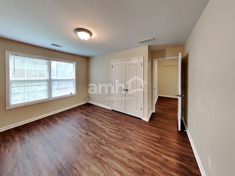 Building Photo - 6433 Grand Hickory Dr